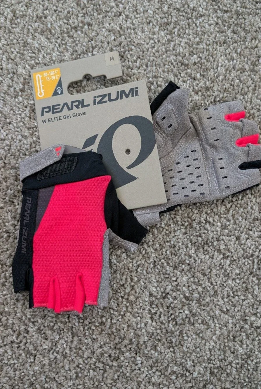 Pearl Izumi Women's Half-Finger Cycling Gloves in Hot Pink and Gray -M